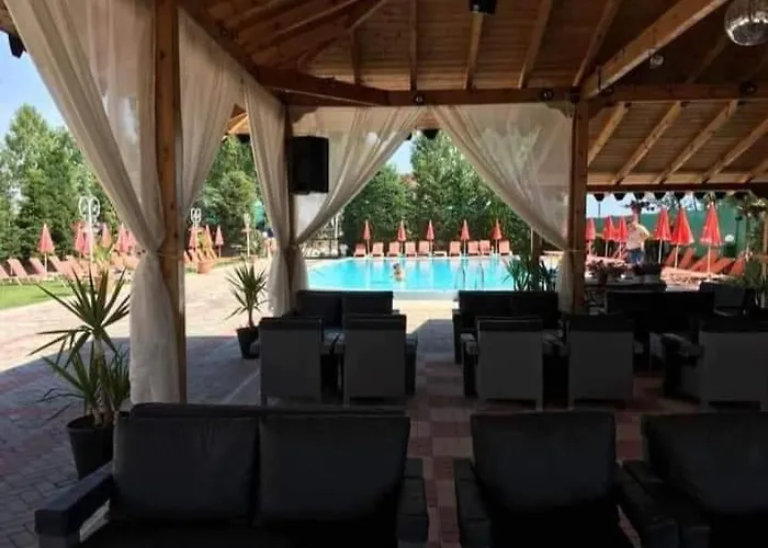 House Of Horses Shtepia E Kuajve Hotell 3*