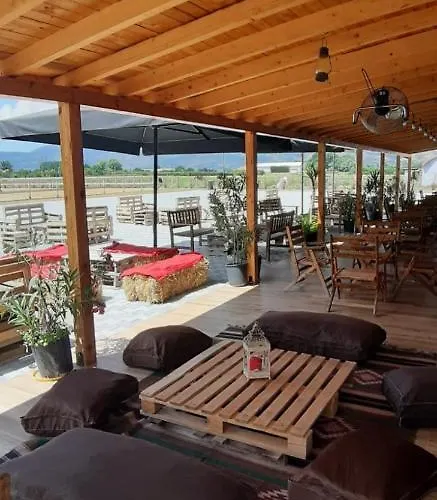House Of Horses Shtepia E Kuajve 酒店 科尔察