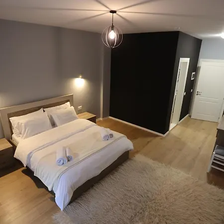 House Of Horses Shtepia E Kuajve 3* Korce