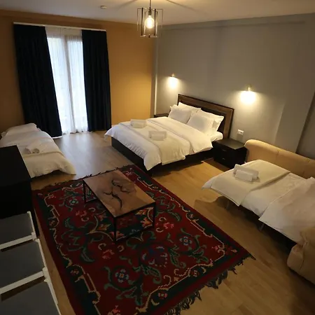 House Of Horses Shtepia E Kuajve 3* Korce