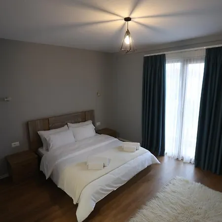 House Of Horses Shtepia E Kuajve 3*